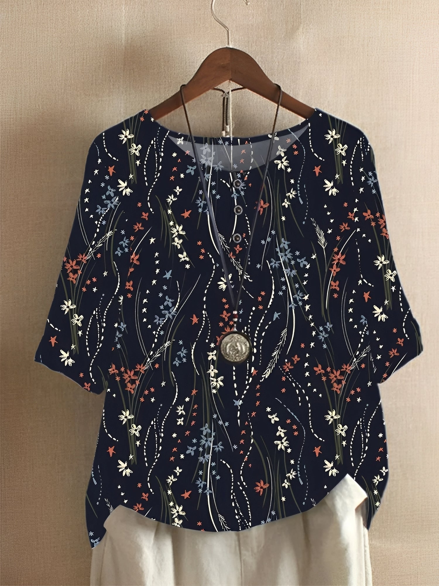 Hennie - Women's relaxed-fit shirt with print