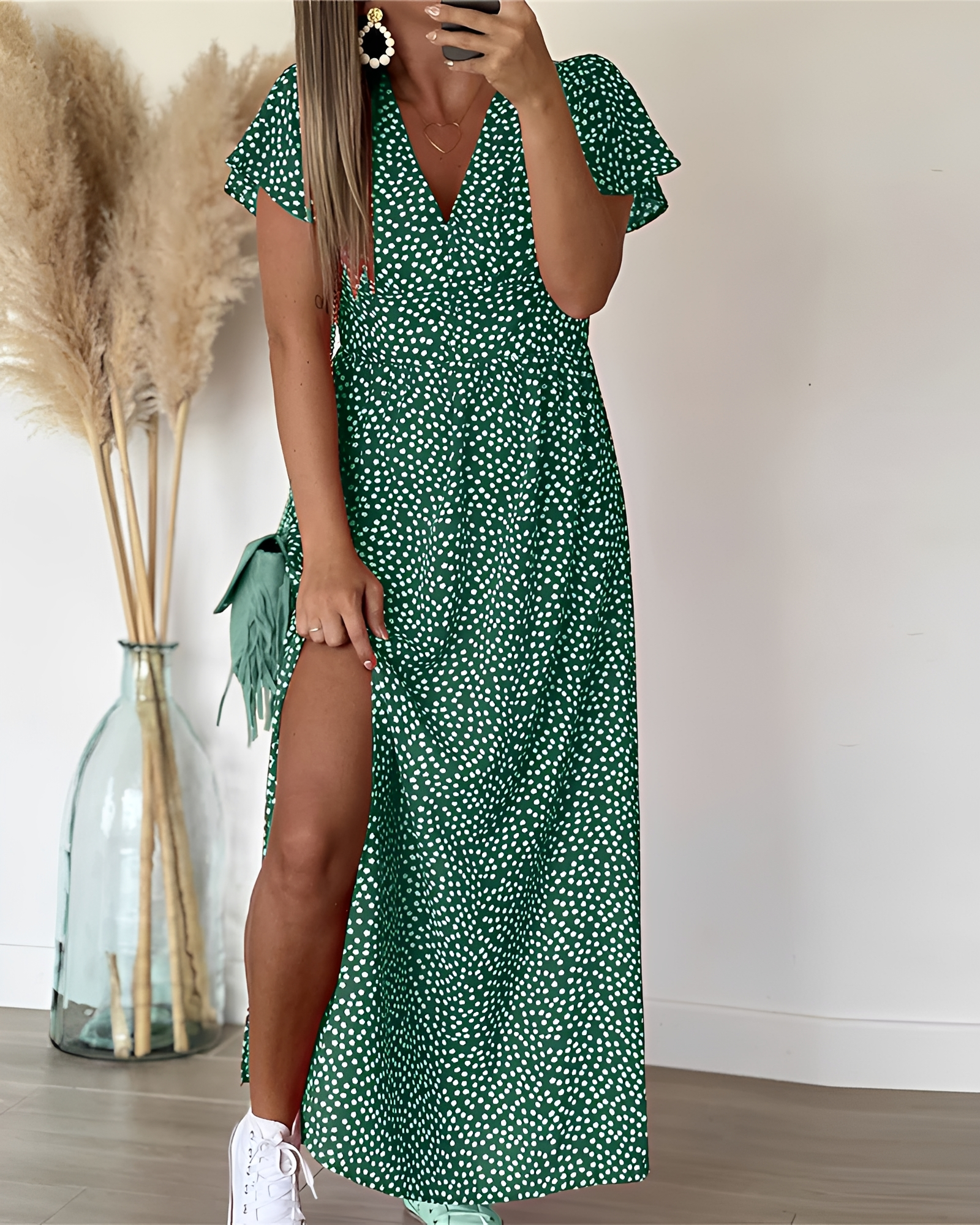 Marion - Trendy V-Neck and Slit Dress