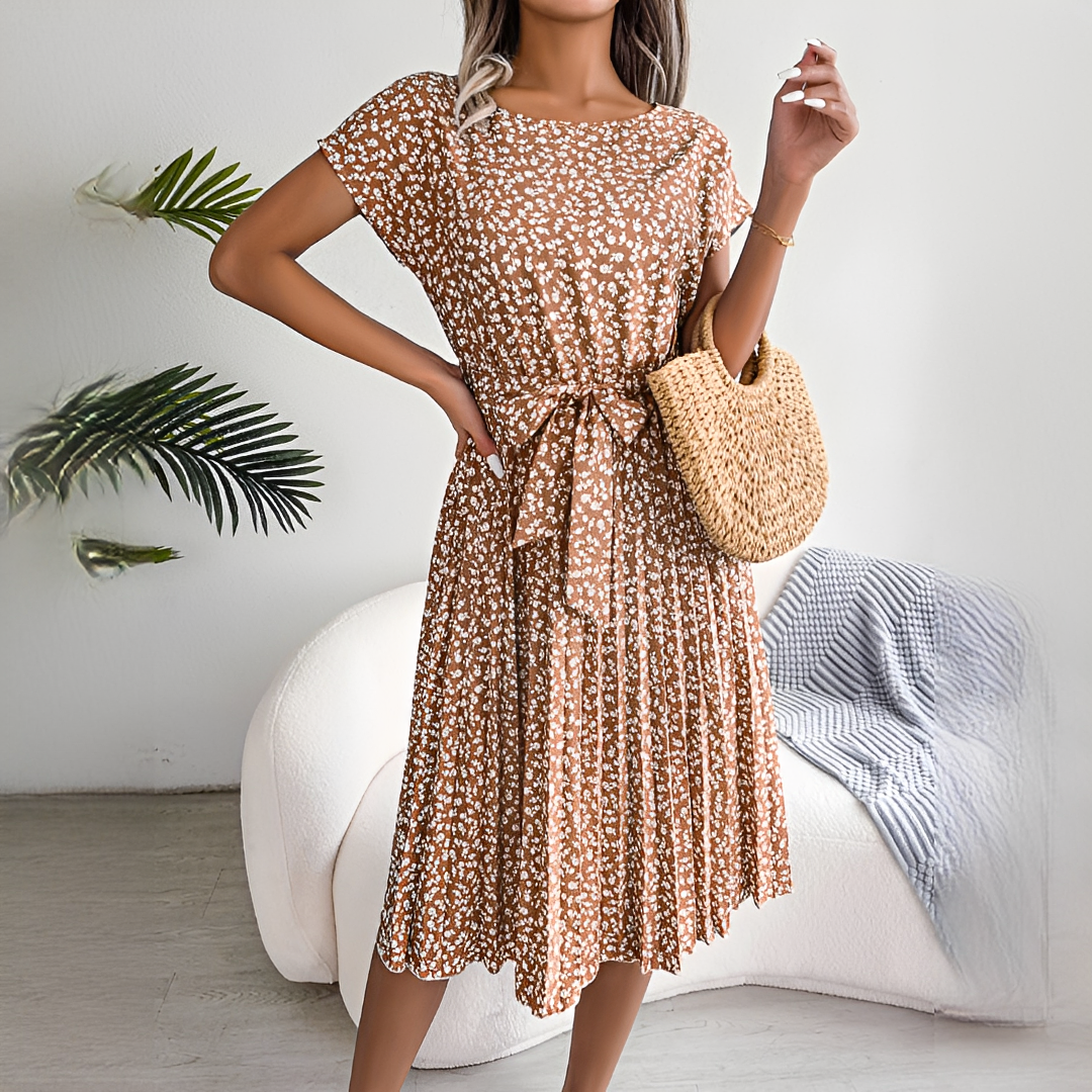 Lyka - Women's chic summer dress with short sleeves