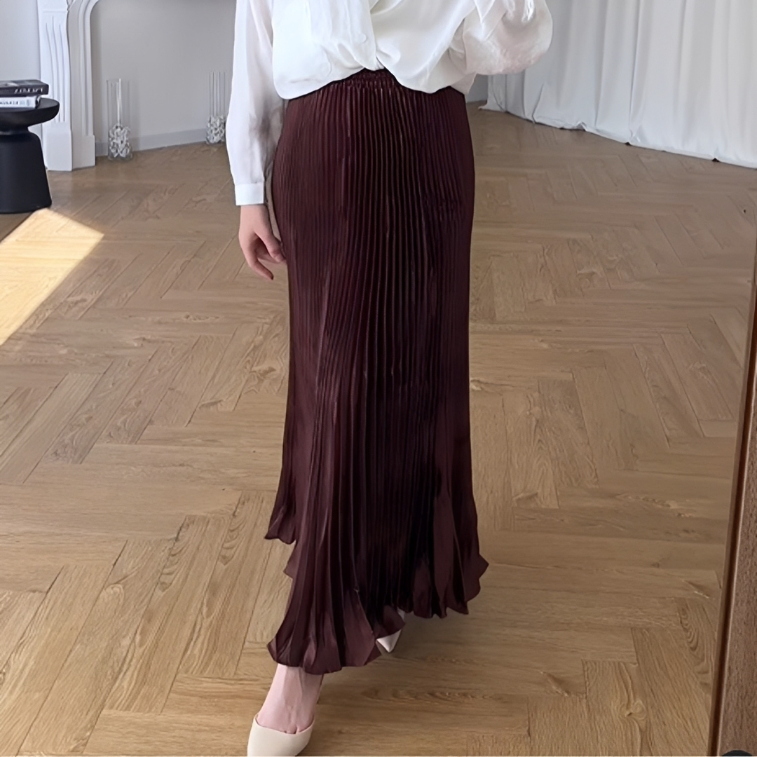 Esmeralda - Chic Pleated Skirt