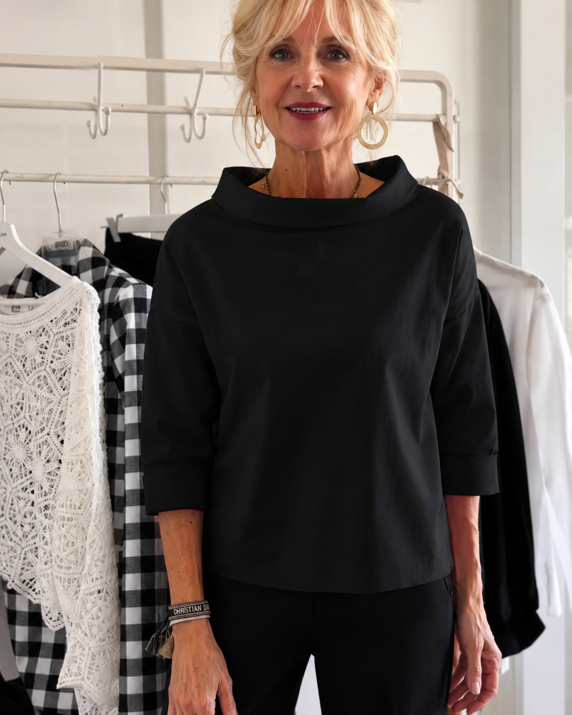 Elone - Modern Relaxed Neck Blouse
