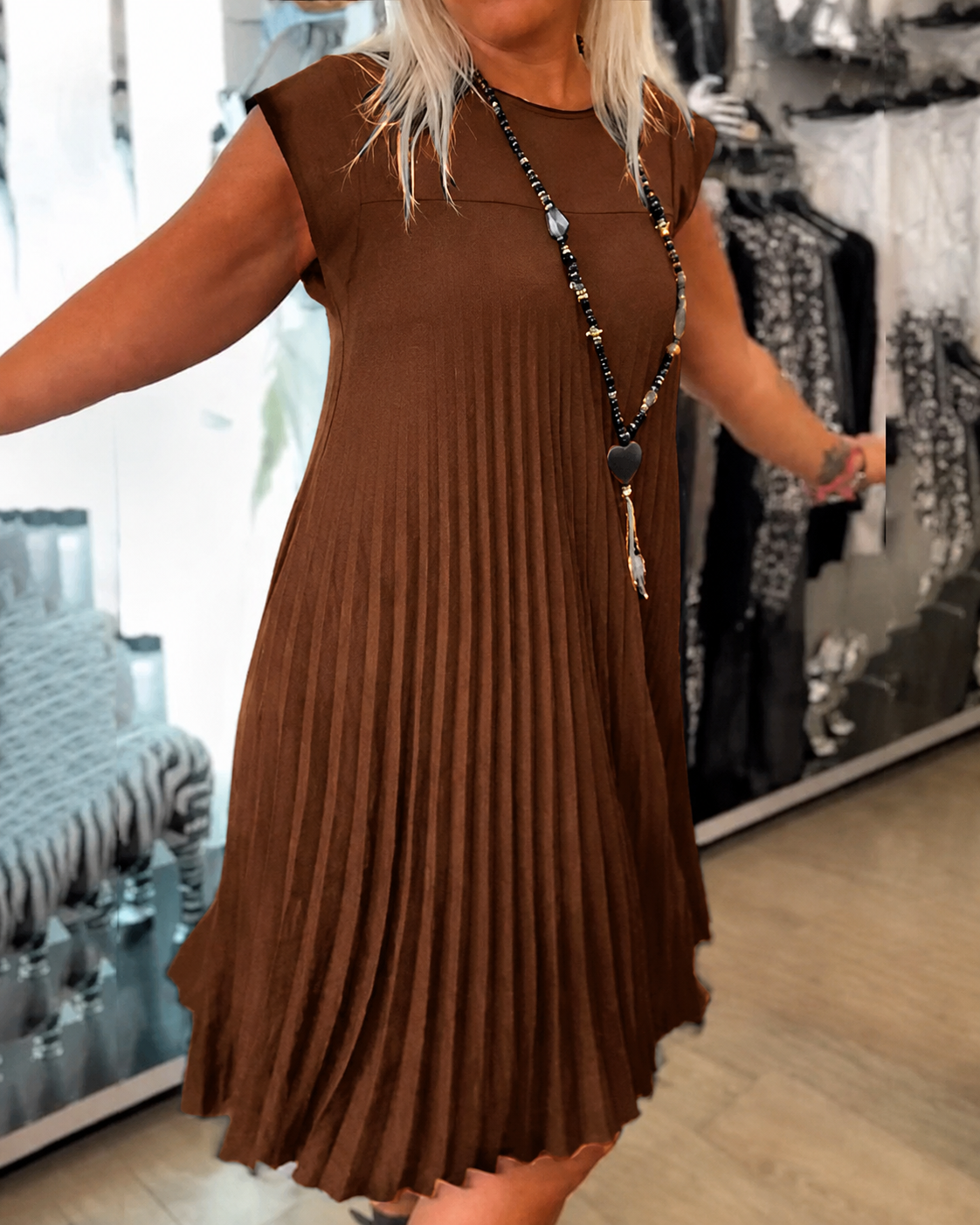 Angélique - Everyday Dress with Pleats