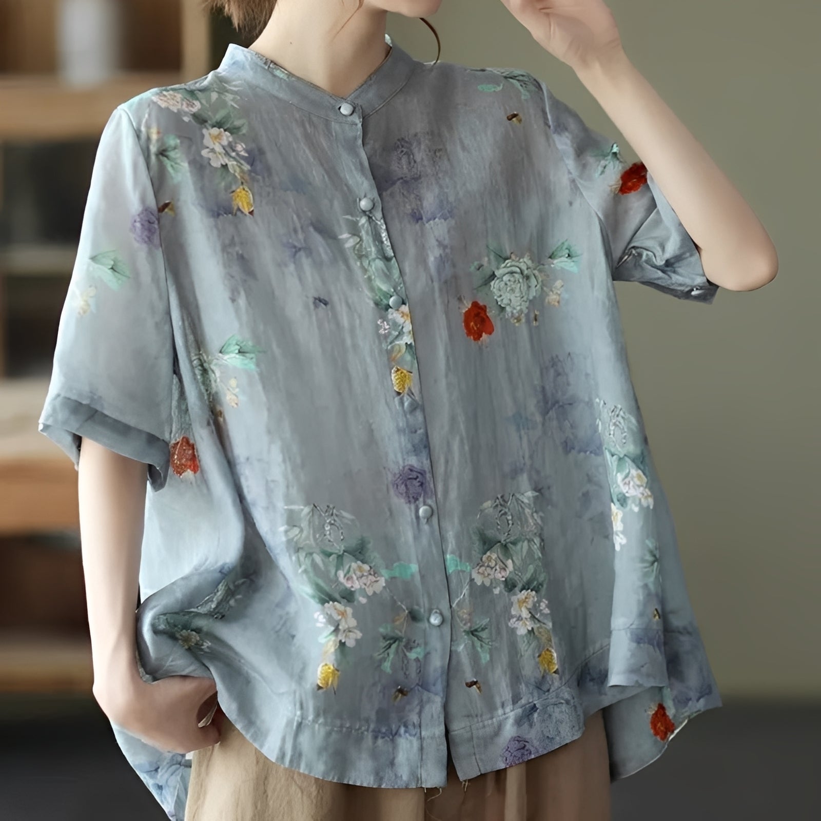 Alana - Stylish blouse with half sleeves for women