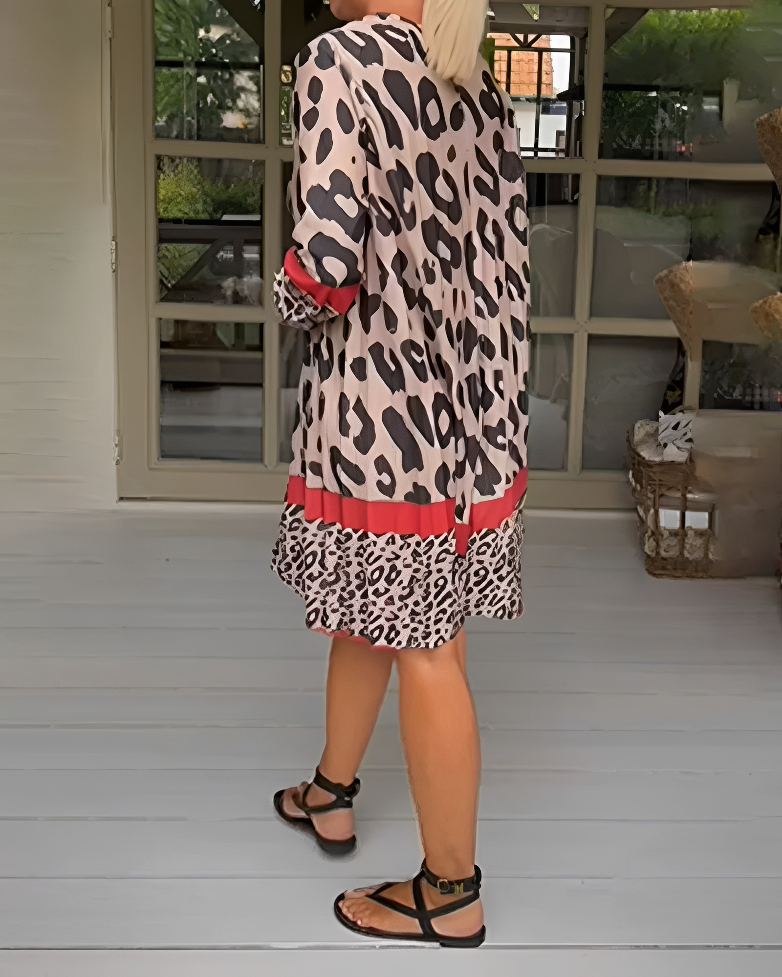 Marfie - Chic V-Neck Mini Dress