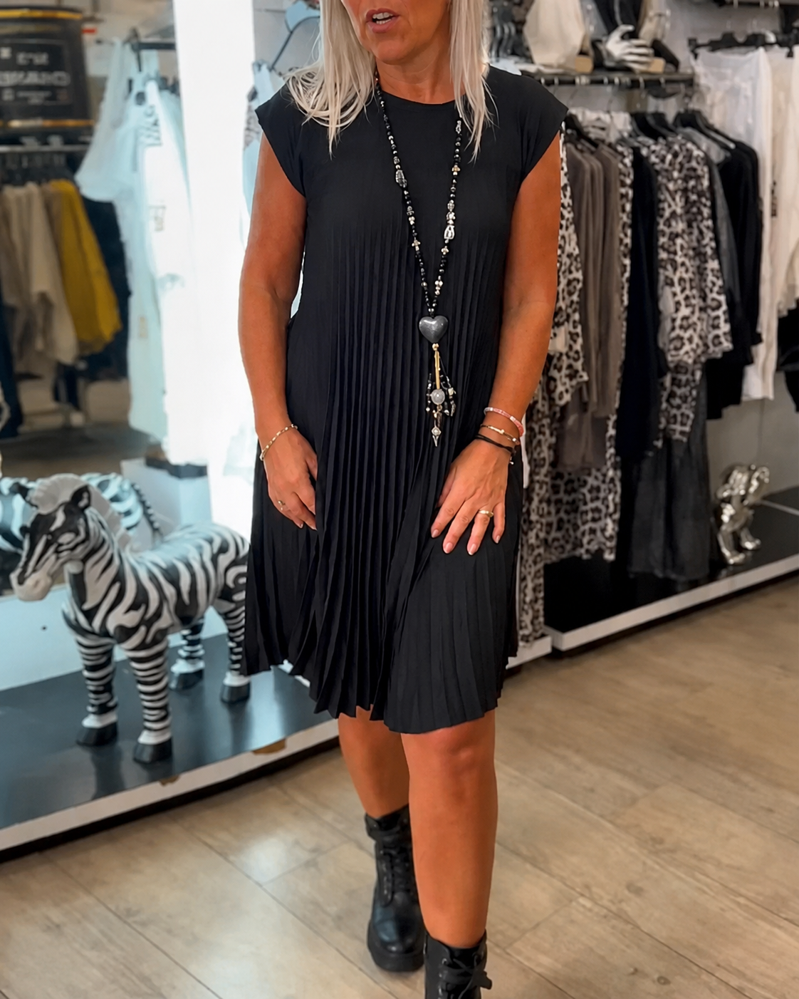 Angélique - Everyday Dress with Pleats