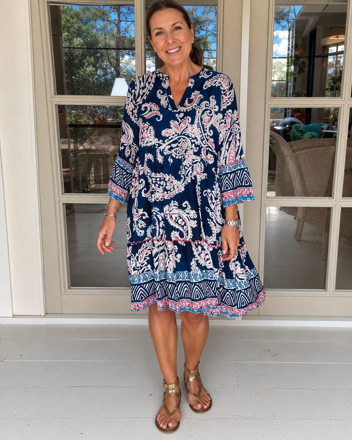 Mélanie - Trendy V-Neck Midi Dress