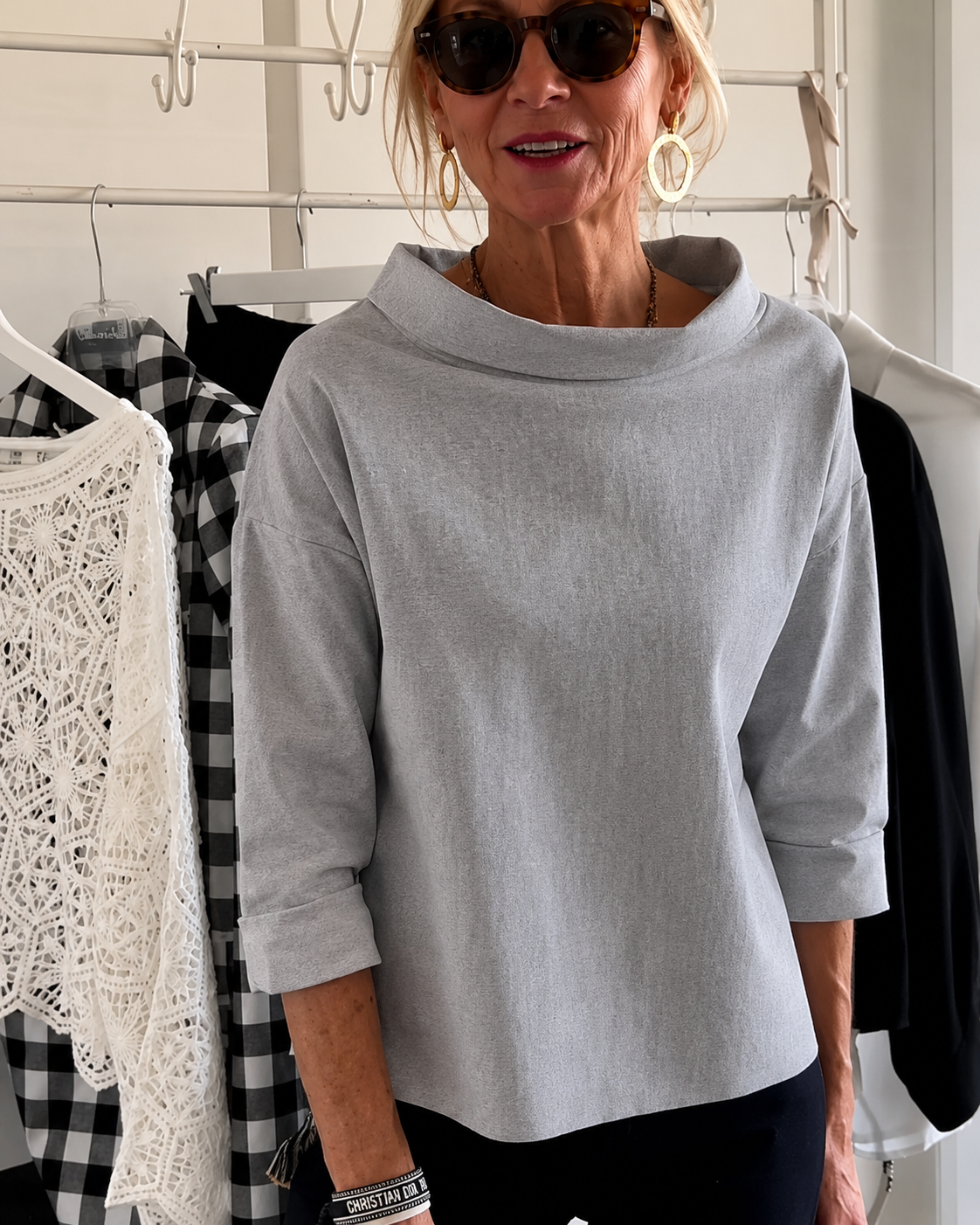 Elone - Modern Relaxed Neck Blouse