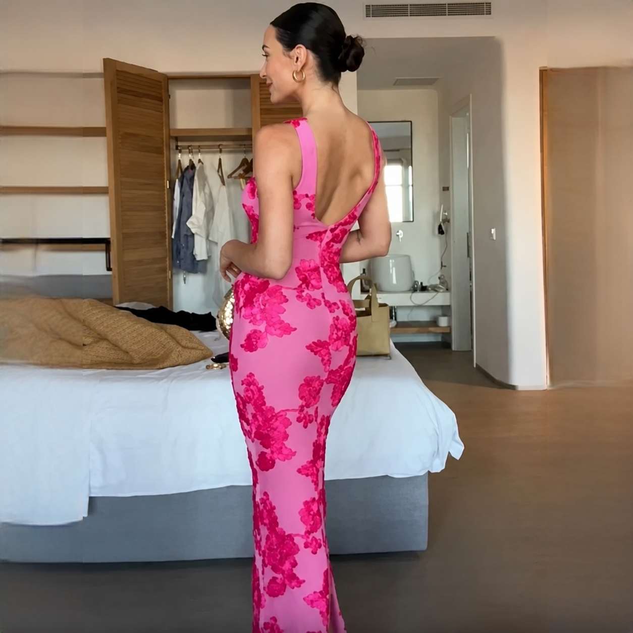 Genecia - Stylish Flowing Maxi Dress