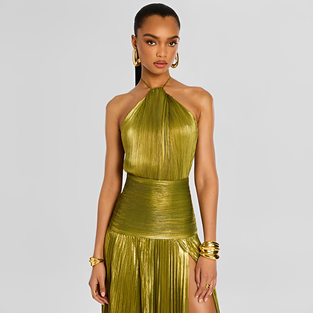 Naira - Elegant Dress with Pleats and Slit