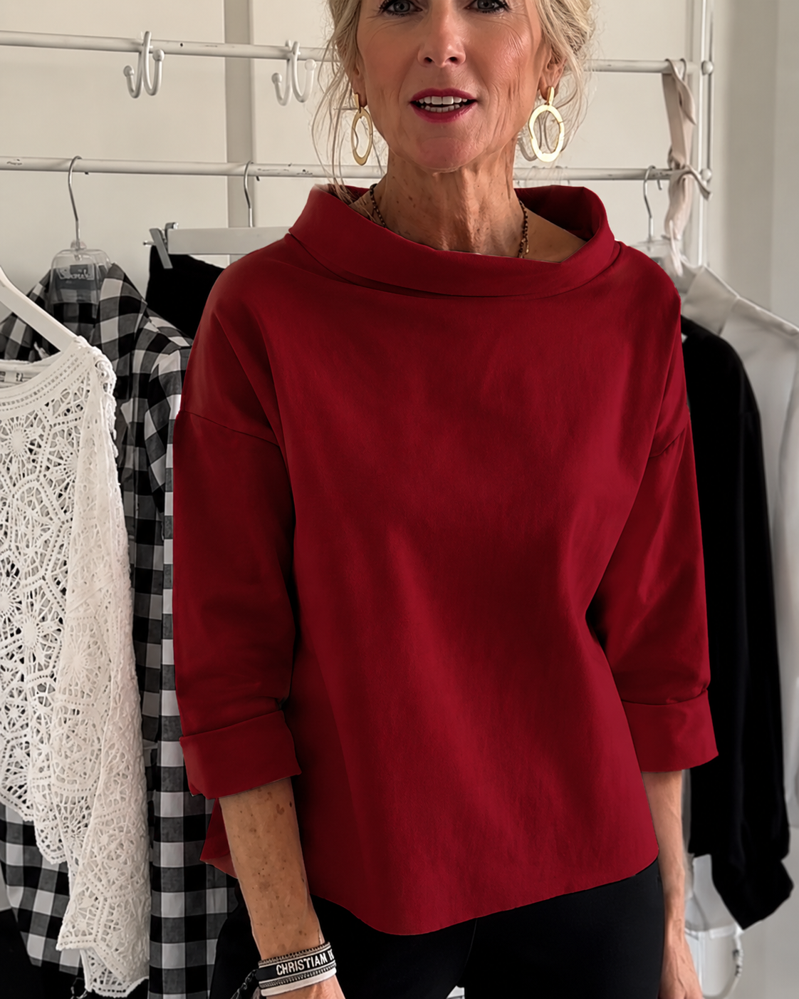 Elone - Modern Relaxed Neck Blouse