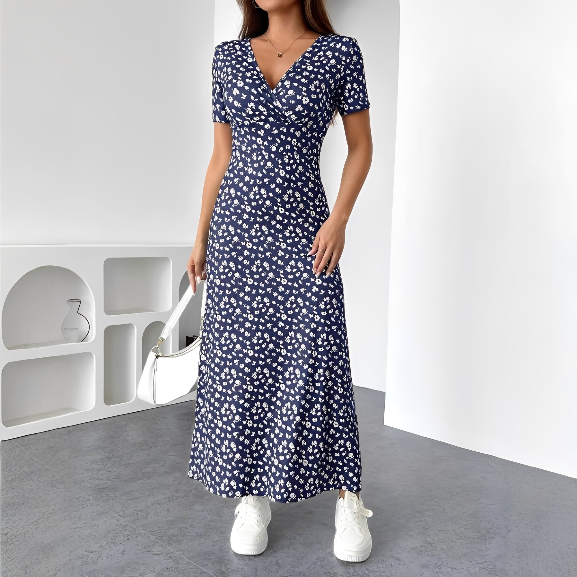 Reggie - Fashionable Floral Maxi Dress