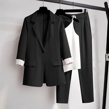Paula - Fashionable women's three-piece blazer outfit