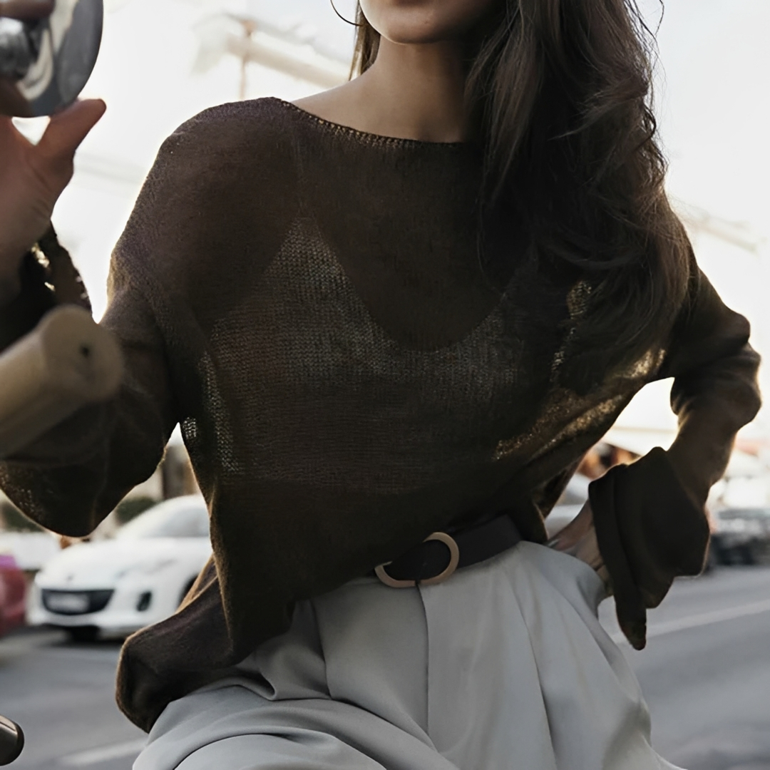 Shenna - Comfortable Open-Detail Top