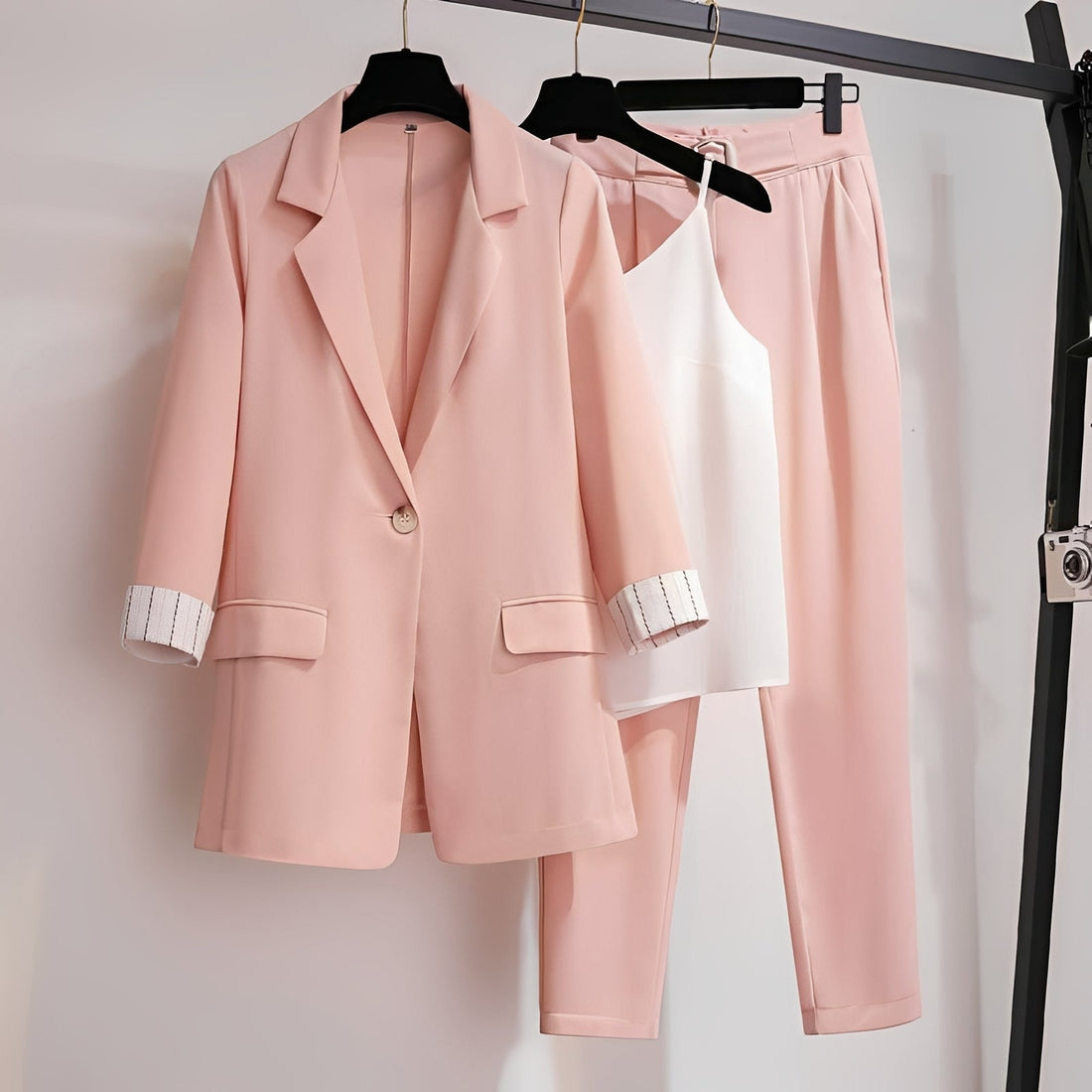 Paula - Fashionable women's three-piece blazer outfit