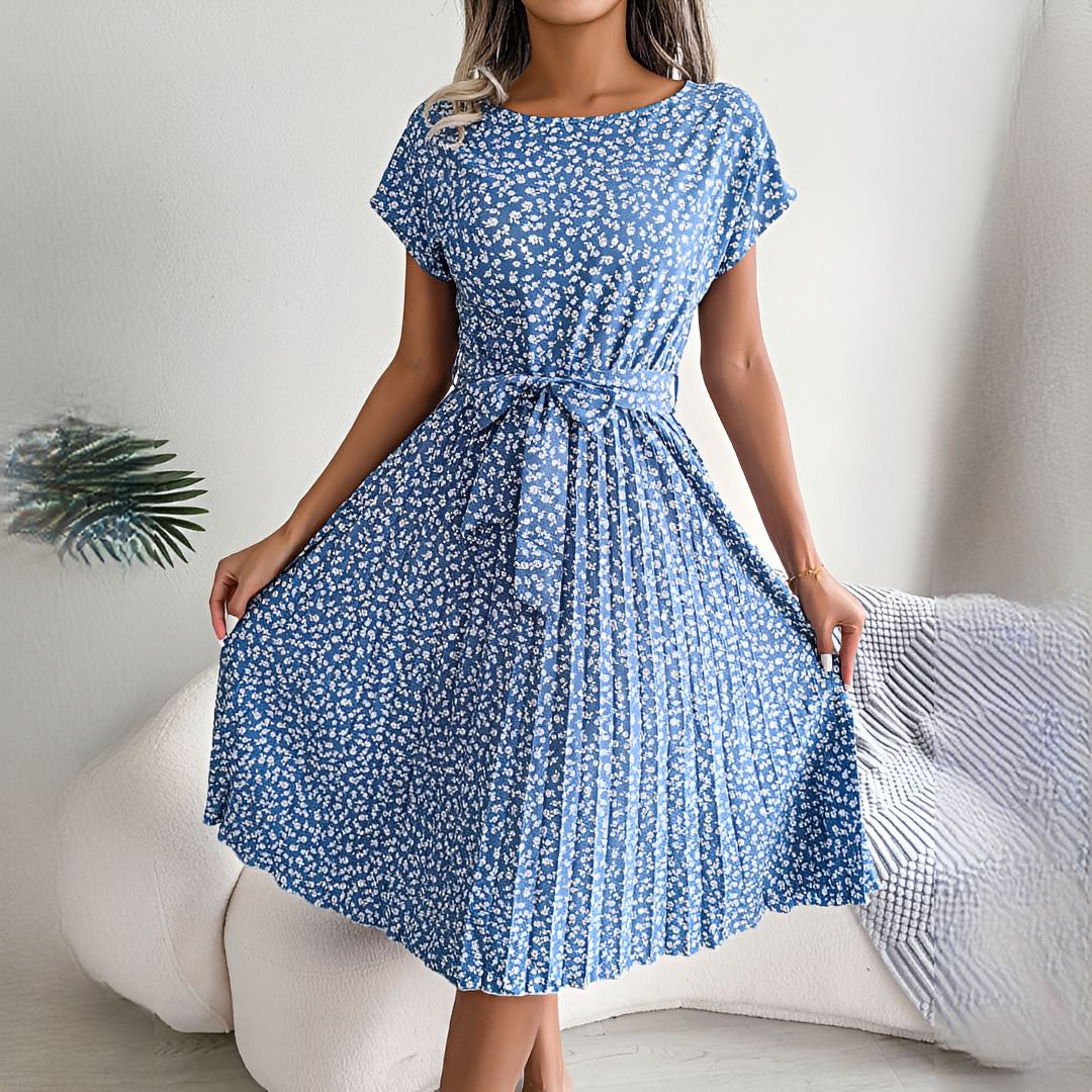 Lyka - Women's chic summer dress with short sleeves