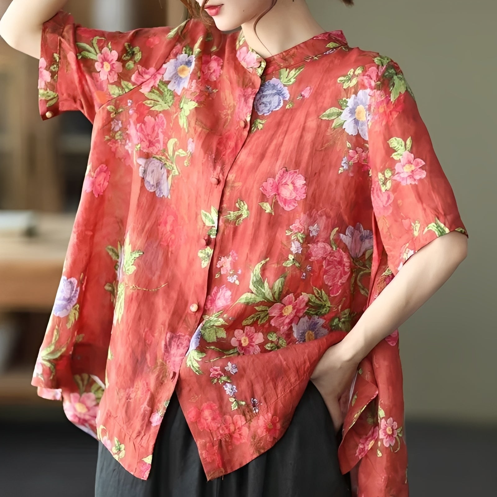 Alana - Stylish blouse with half sleeves for women