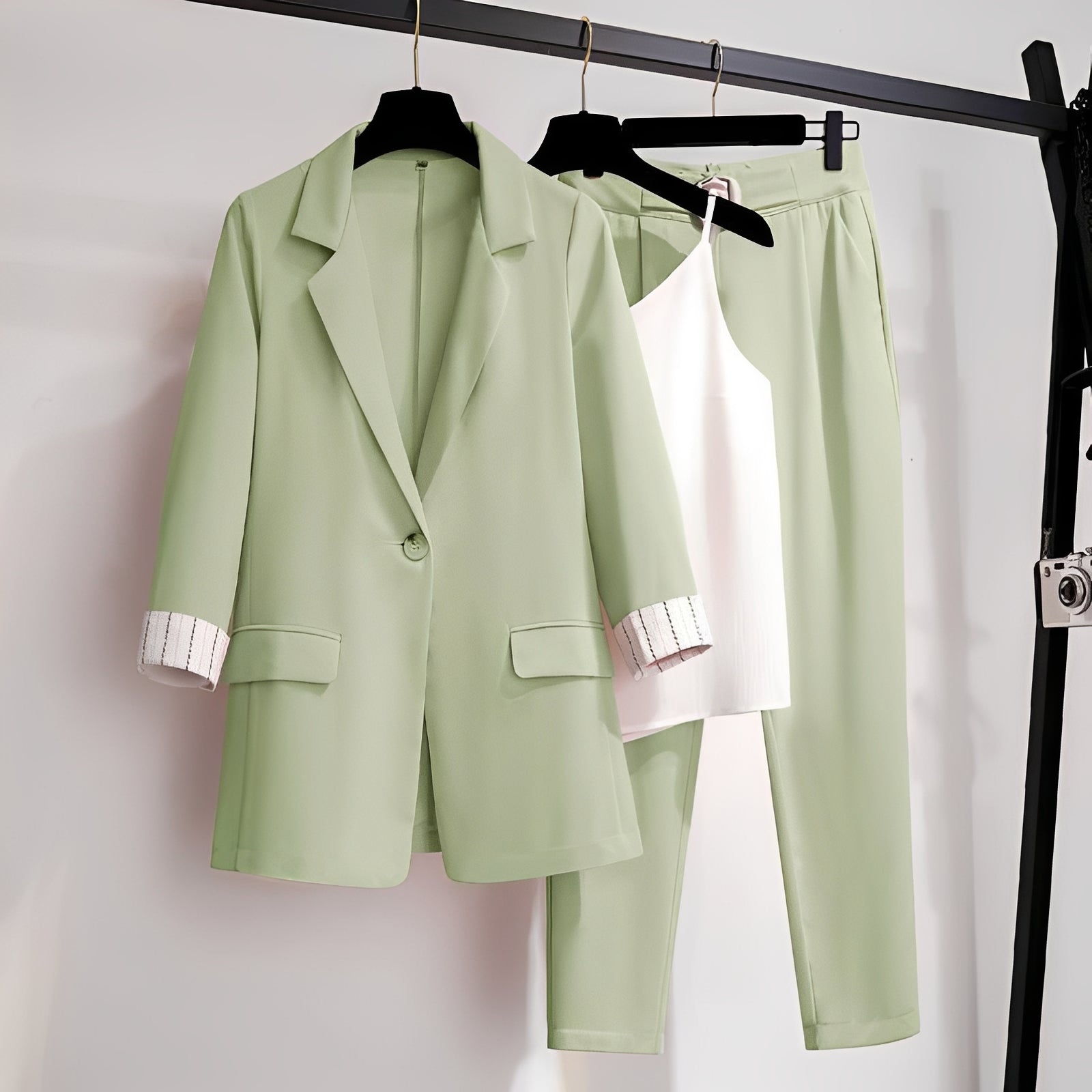 Paula - Fashionable women's three-piece blazer outfit