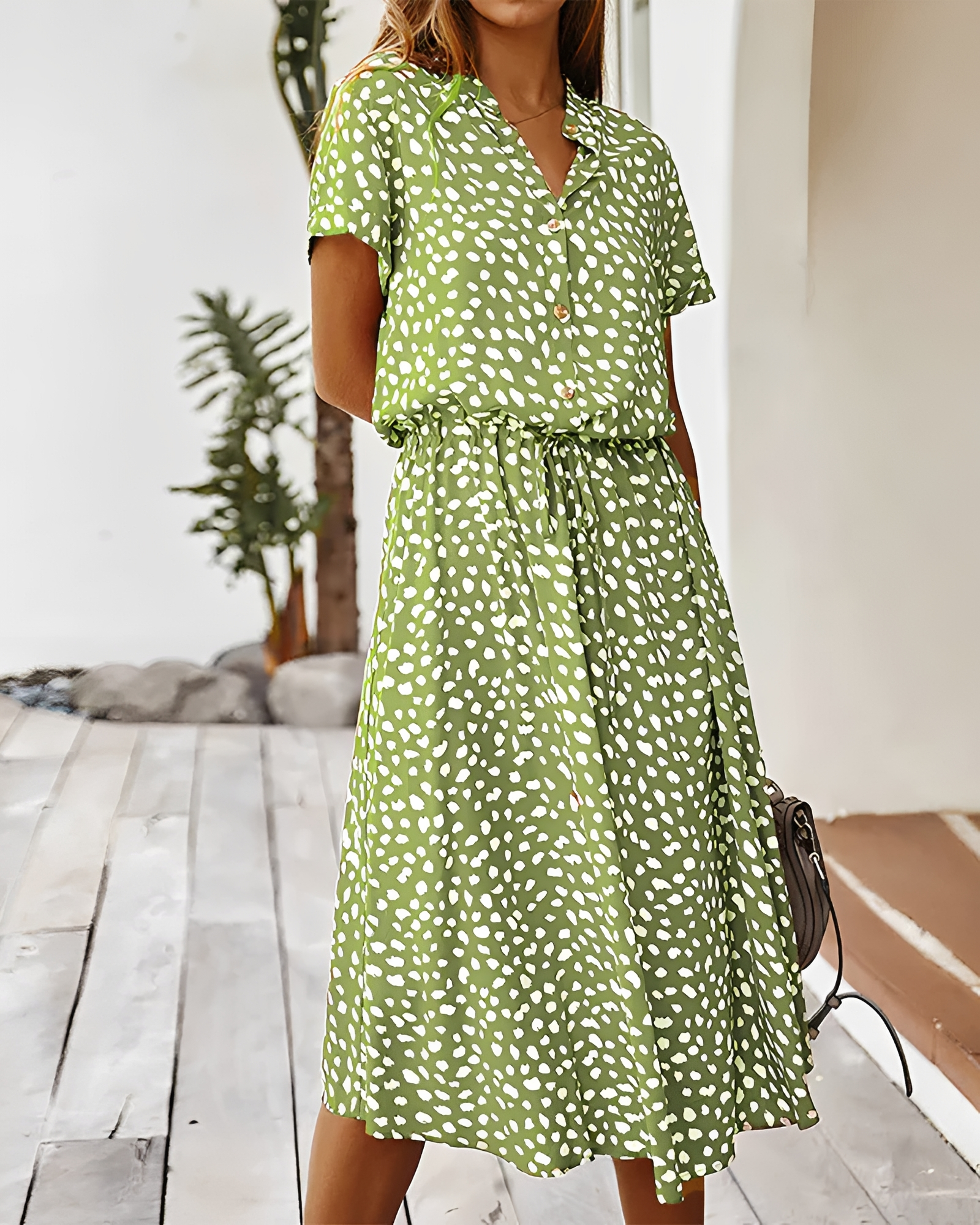 Shannon - Elegant V-Neck Dress Ending at the Knee