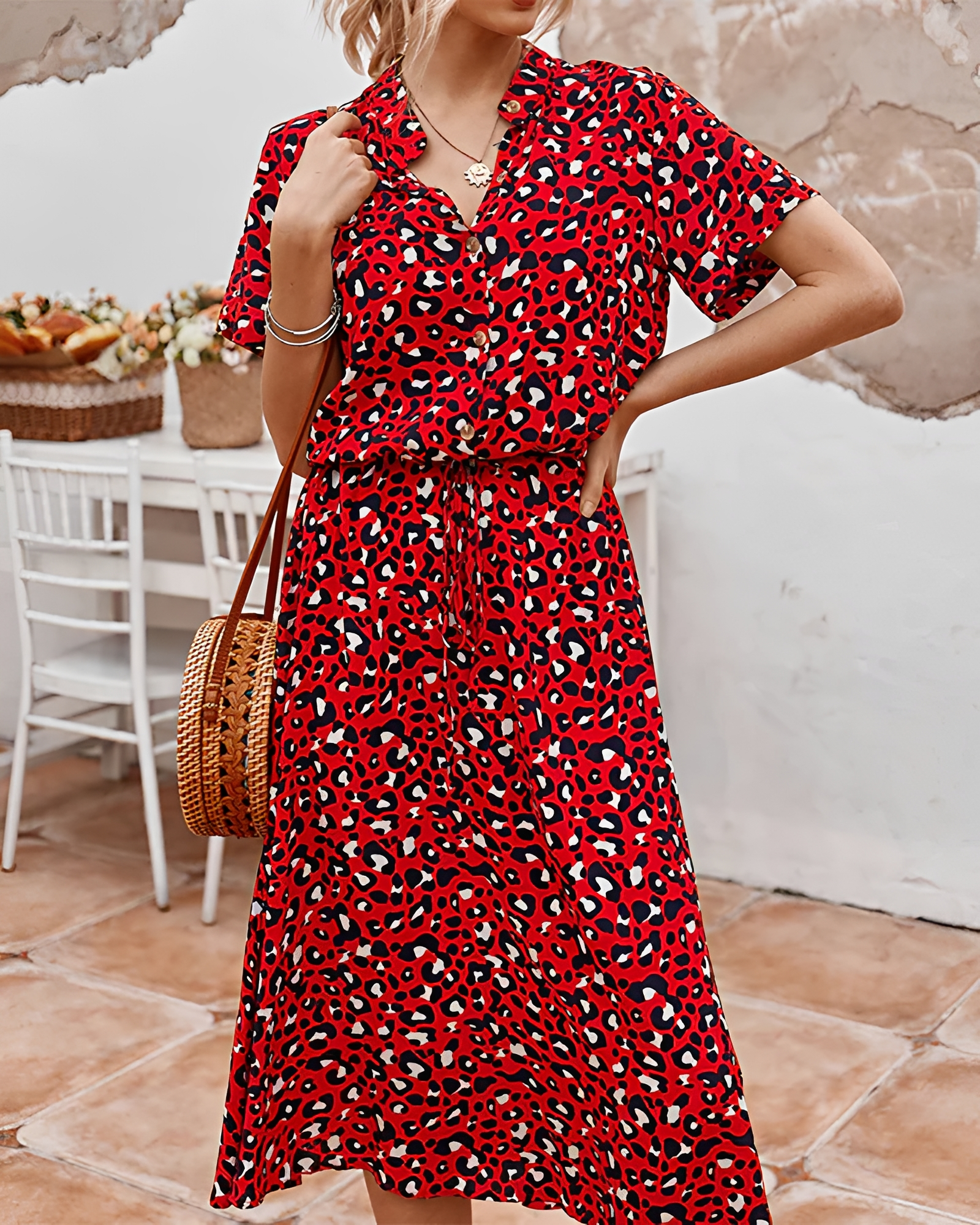 Shannon - Elegant V-Neck Dress Ending at the Knee