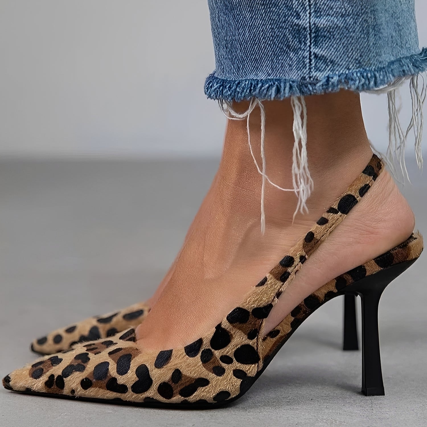 Anish - Stylish Patterned Pump Sandals