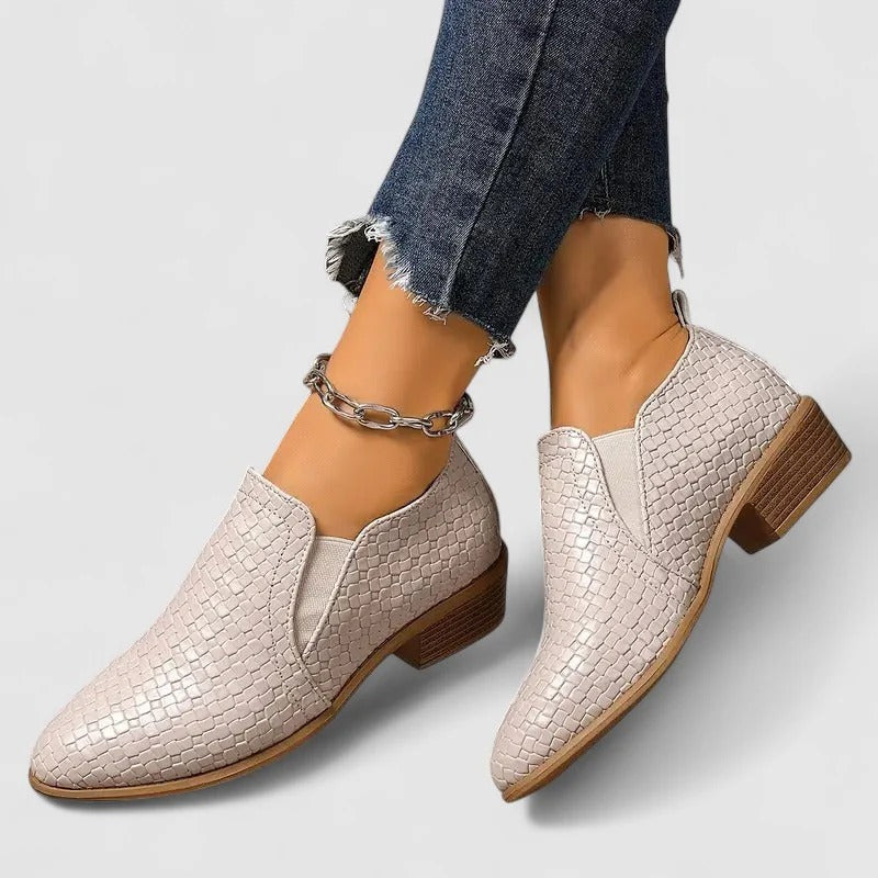 Ellie - Pointed-Toe Distinctive Loafers