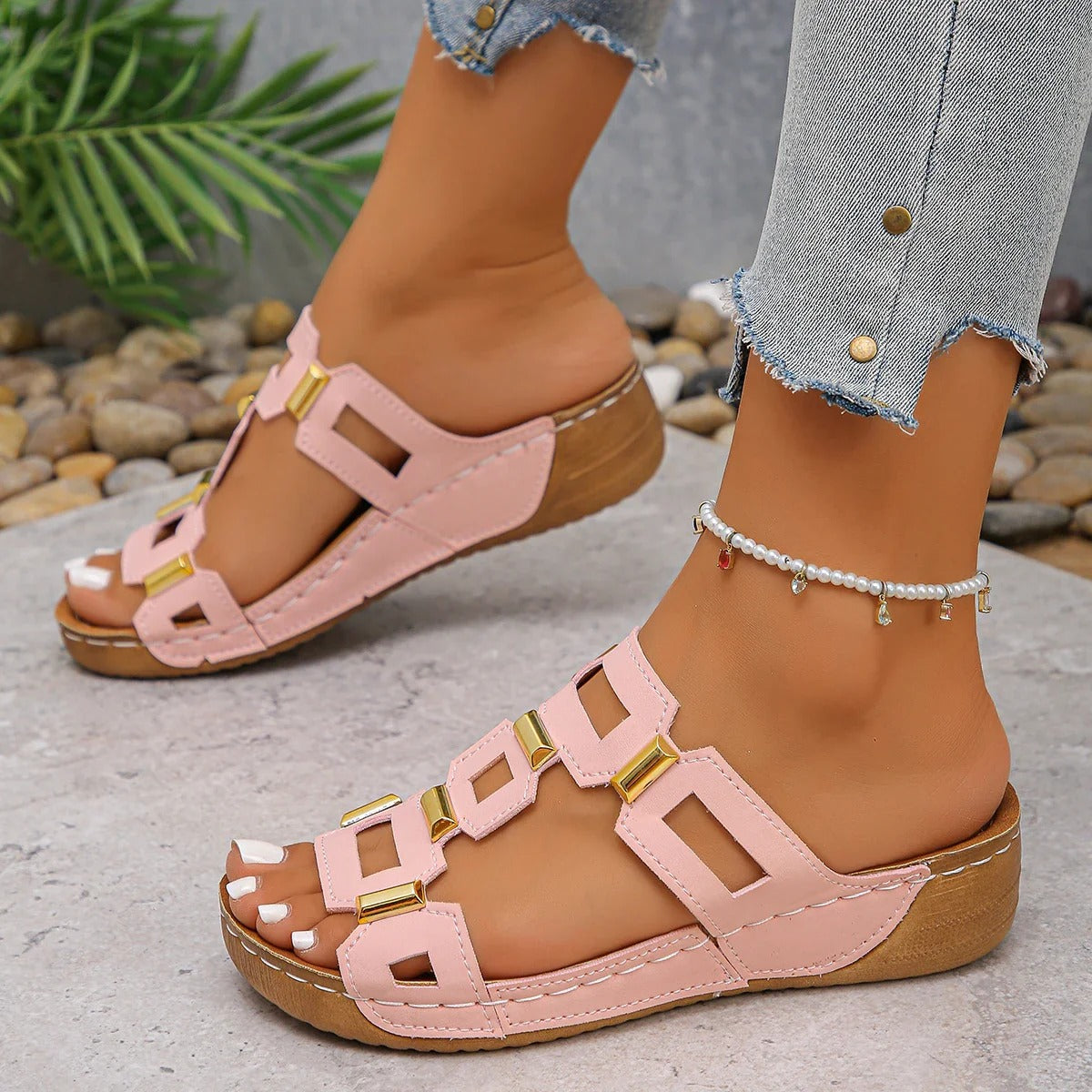 Victoria - Stylish Elevated Sandals