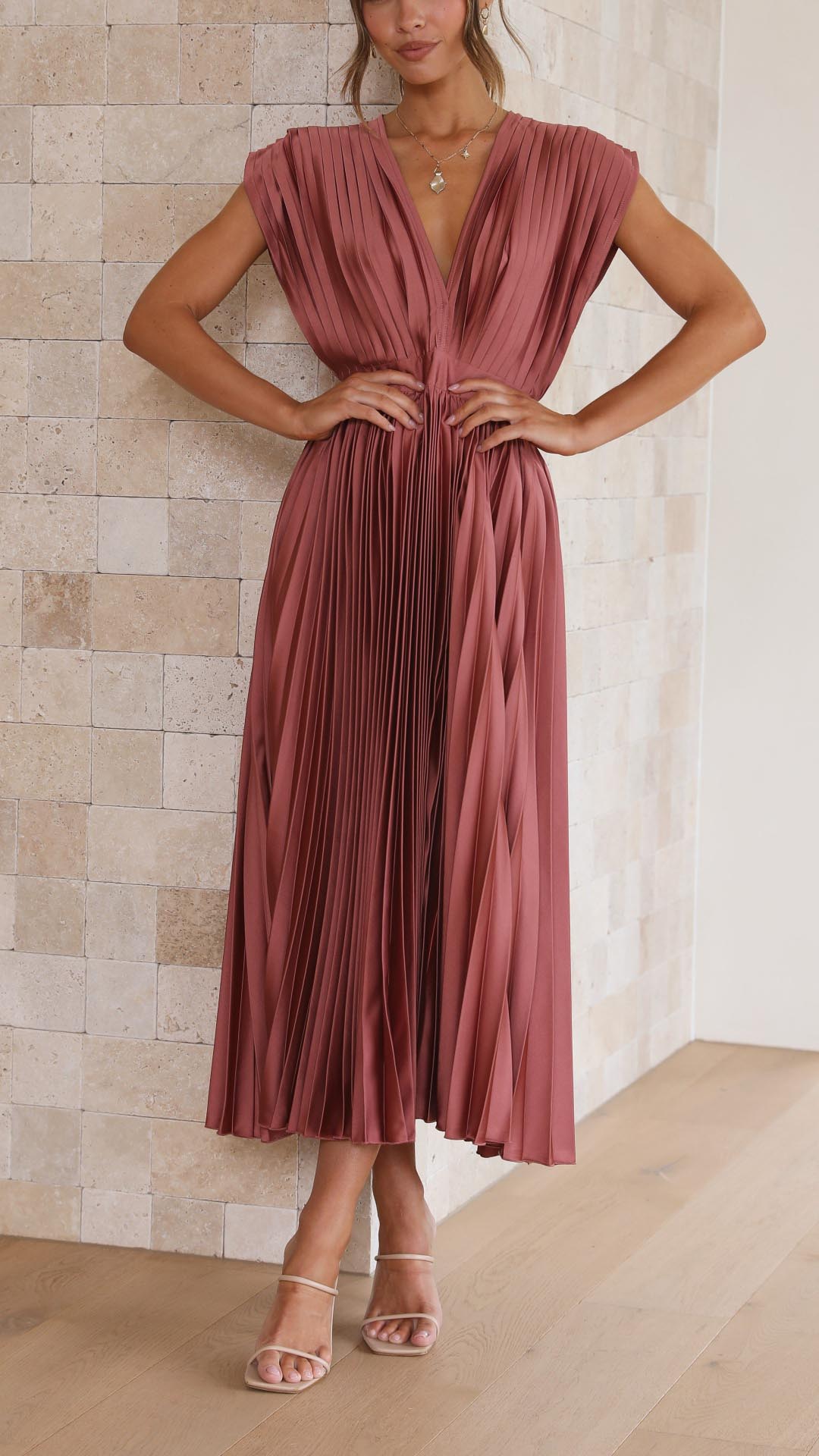 Maria – Stylish pleated dress for women