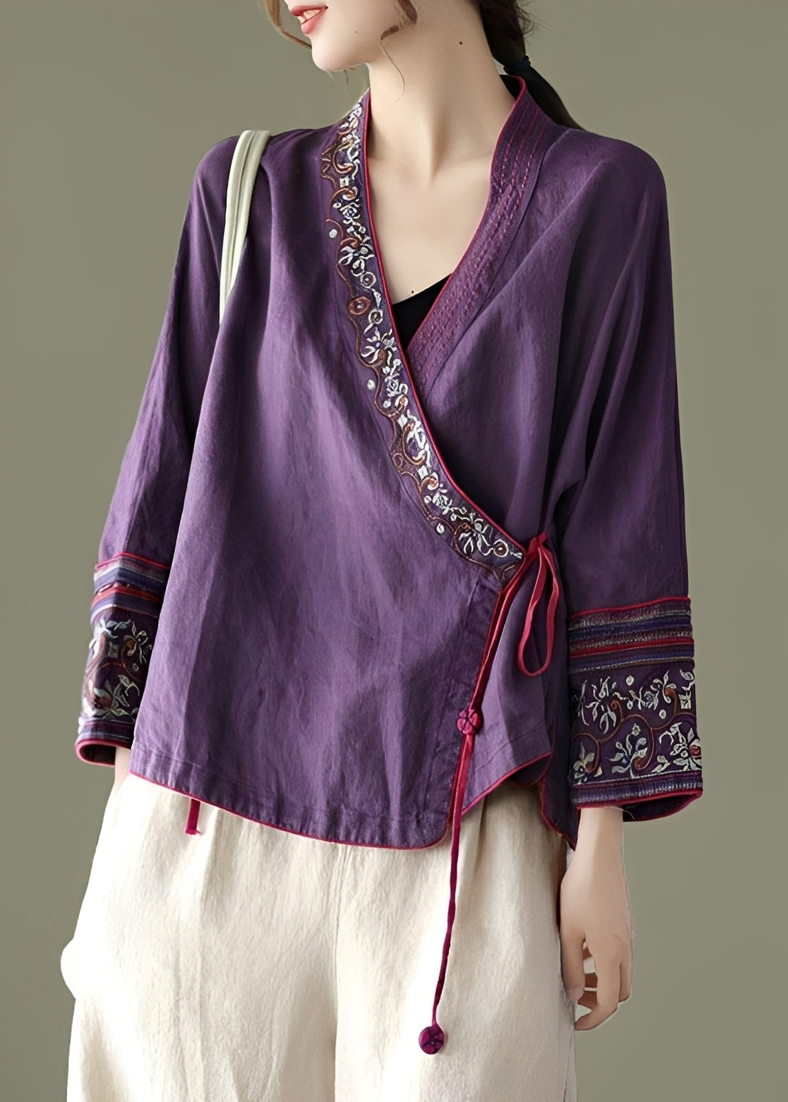 Nastia - Stylish, loose-fitting blouse with embroidery for women