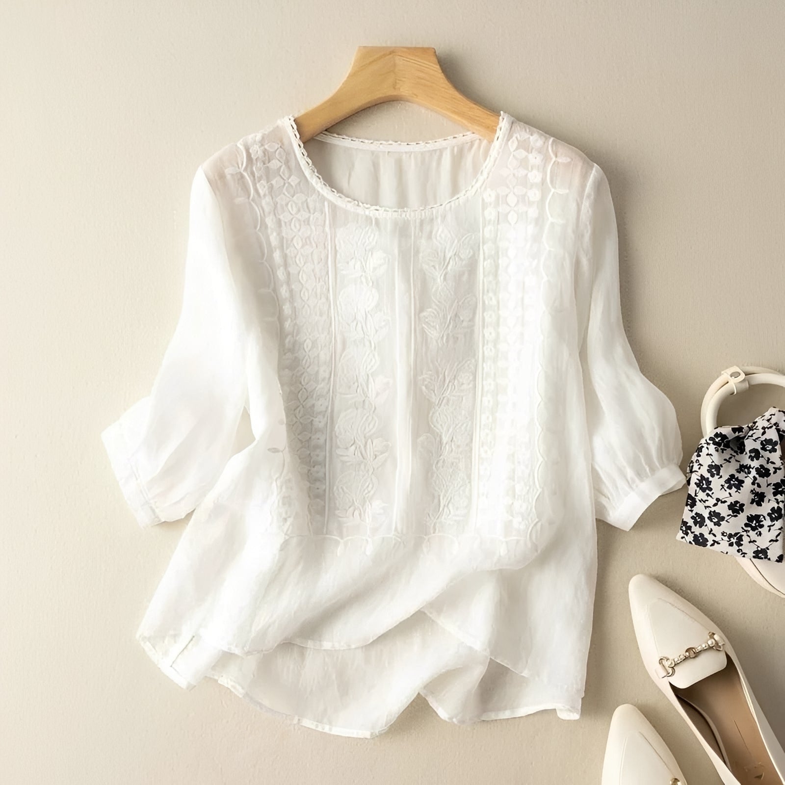 Daniyal - Easygoing Embroidery Blouse