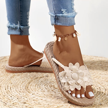 Saira - Casual Flip-Flops with Textured Accent