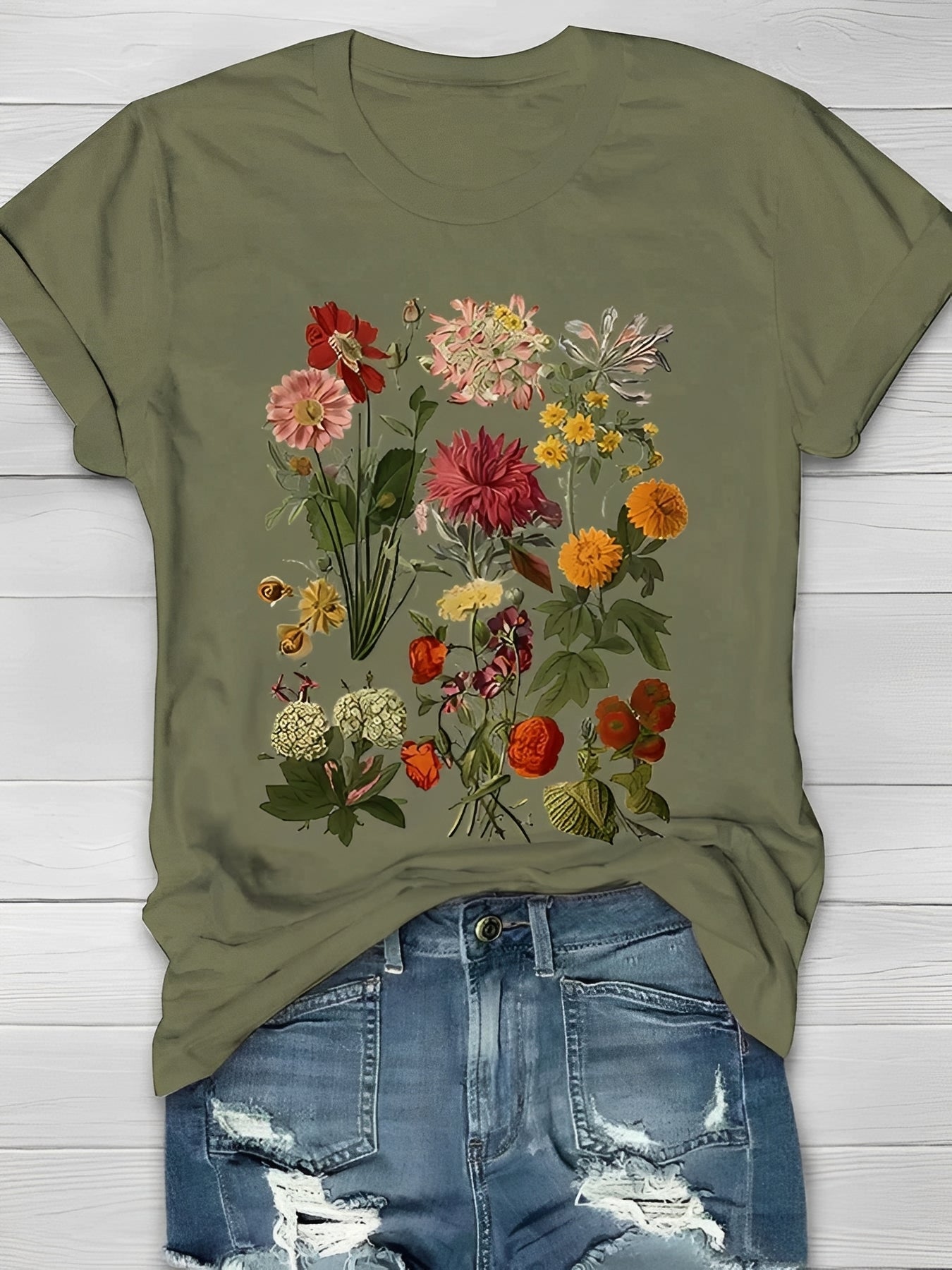 Annalise - Women's fashionable t-shirt with floral design