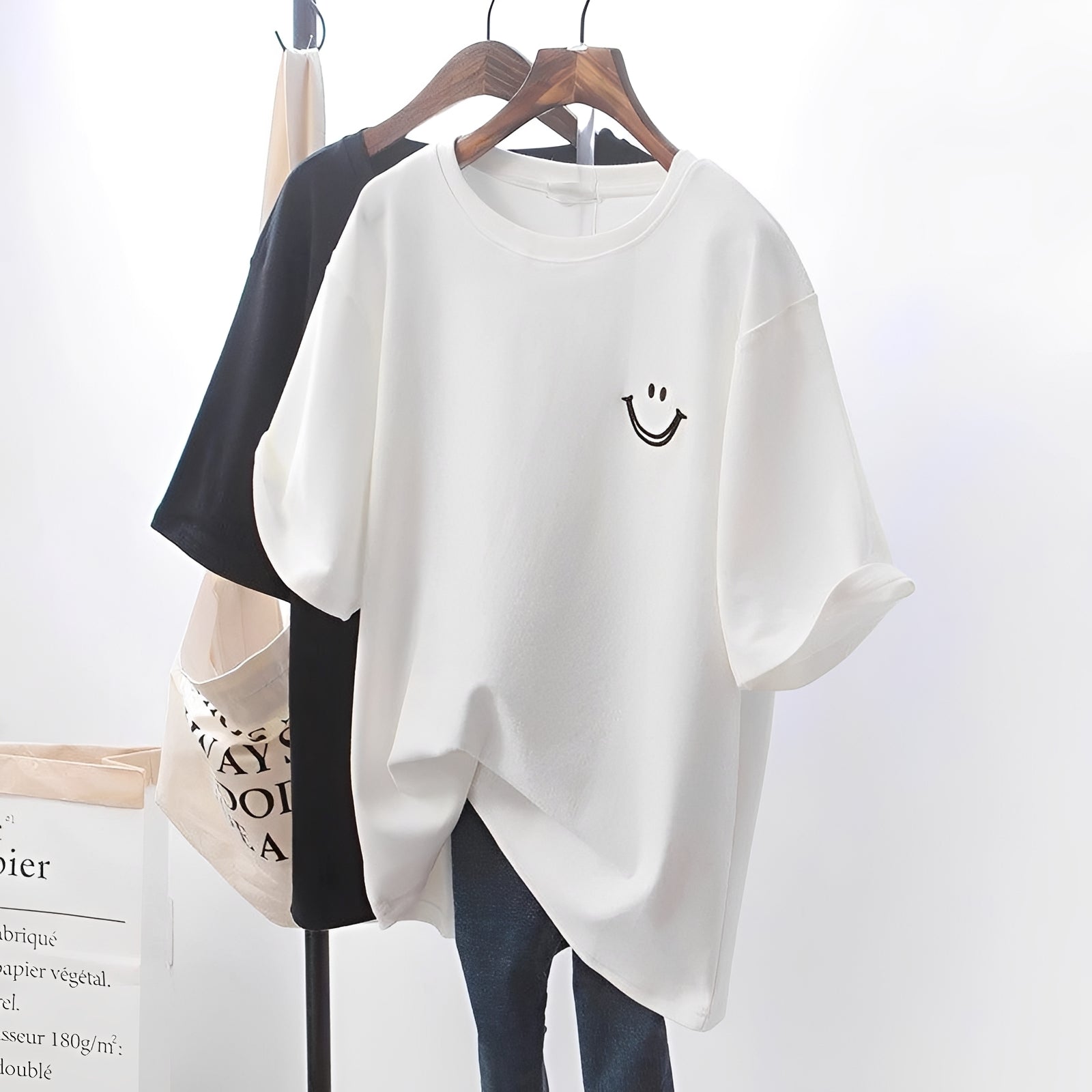 Selina - Trendy Graphic Tee