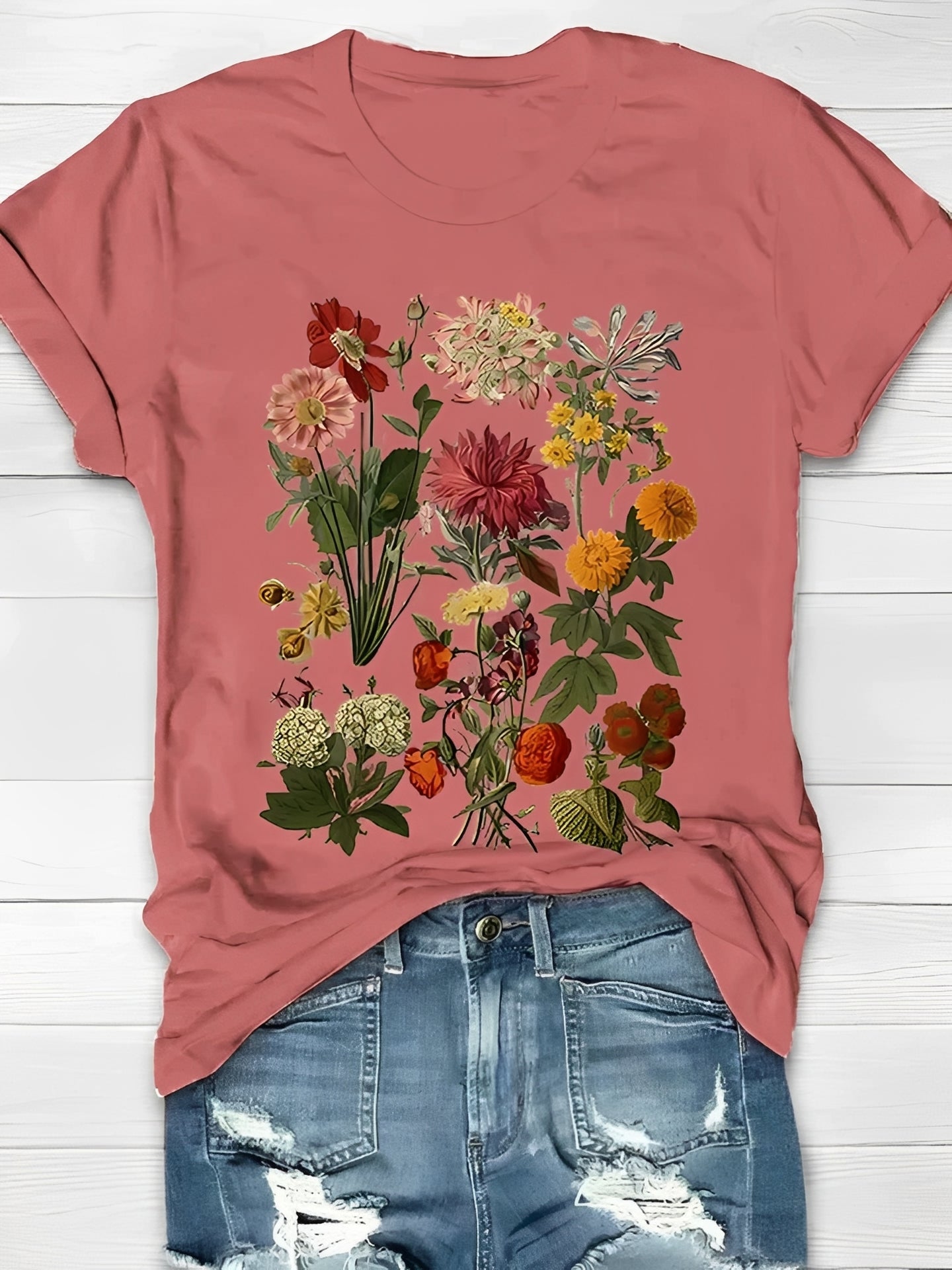 Annalise - Women's fashionable t-shirt with floral design